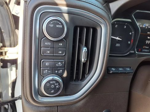 Used 2021 GMC Sierra 3500 Denali w/ Denali Ultimate Package AWD/4WD image 26