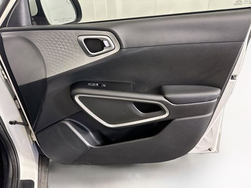 Used 2022 Kia Soul LX w/ Technology Package image 30