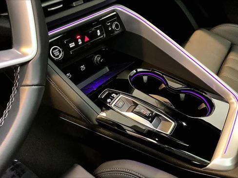 Certified 2025 Audi Q5 Premium Plus w/ Premium Plus AWD/4WD image 17