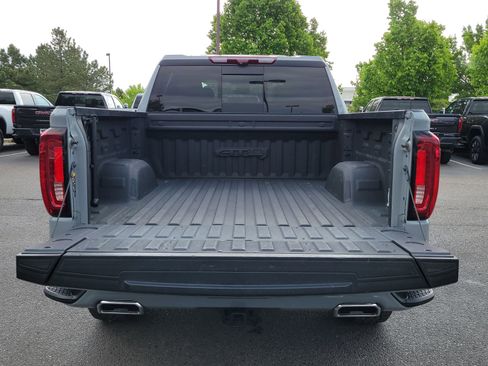 Used 2024 GMC Sierra 1500 AT4 w/ Technology Package AWD/4WD image 13