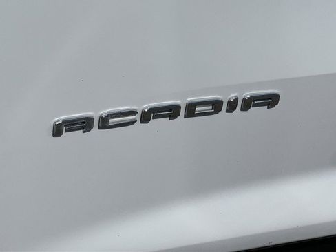 Used 2025 GMC Acadia Elevation image 31