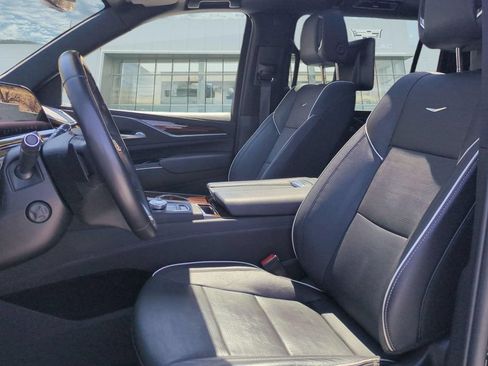 Certified 2023 Cadillac Escalade ESV Premium Luxury w/ Performance Package AWD/4WD image 15