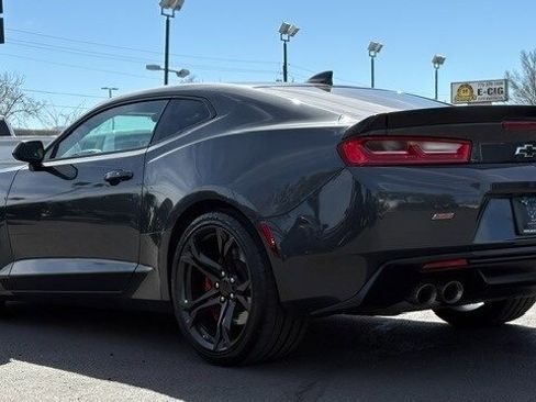 Used 2018 Chevrolet Camaro SS image 2