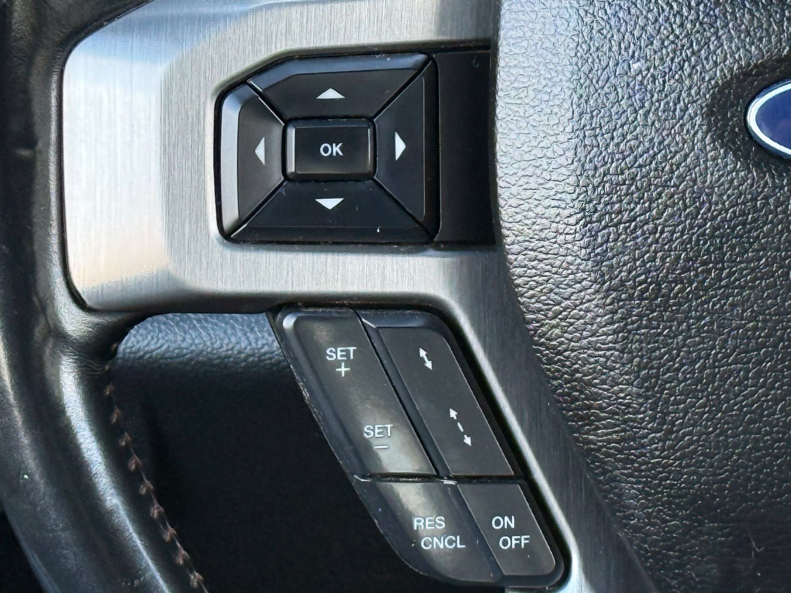 Used 2020 Ford F350 Platinum w/ FX4 Off-Road Package AWD/4WD image 34