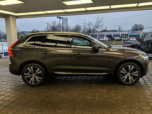 Used 2022 Volvo XC60 B5 Inscription w/ Advanced Package image 4