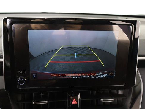 Used 2025 Toyota Corolla Cross XLE image 43