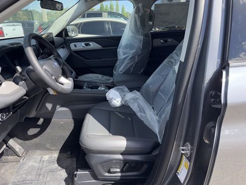 Used 2026 Ford Explorer Active w/ Active Comfort Package RWD image 10