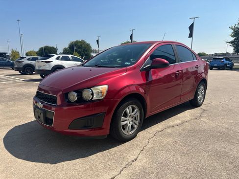 Used 2015 Chevrolet Sonic LT FWD image 3