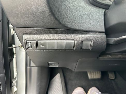 Used 2022 Toyota Corolla LE image 49