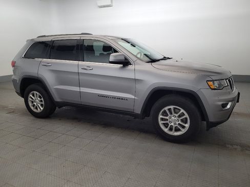 Used 2020 Jeep Grand Cherokee Laredo AWD/4WD image 11