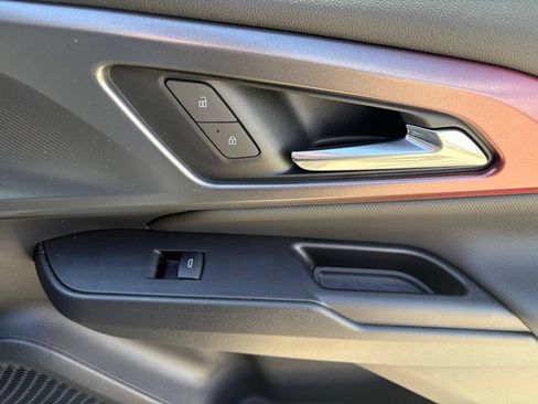 New 2025 Chevrolet Equinox EV RS AWD/4WD image 35