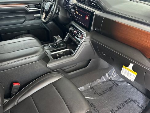 Used 2025 GMC Sierra 1500 Denali AWD/4WD image 19
