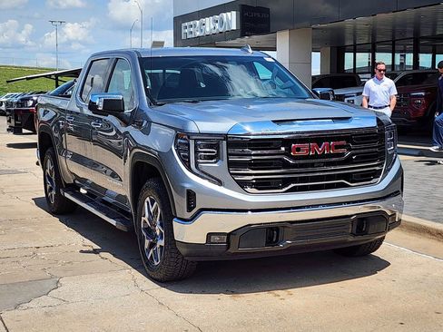 New 2026 GMC Sierra 1500 SLT AWD/4WD image 2