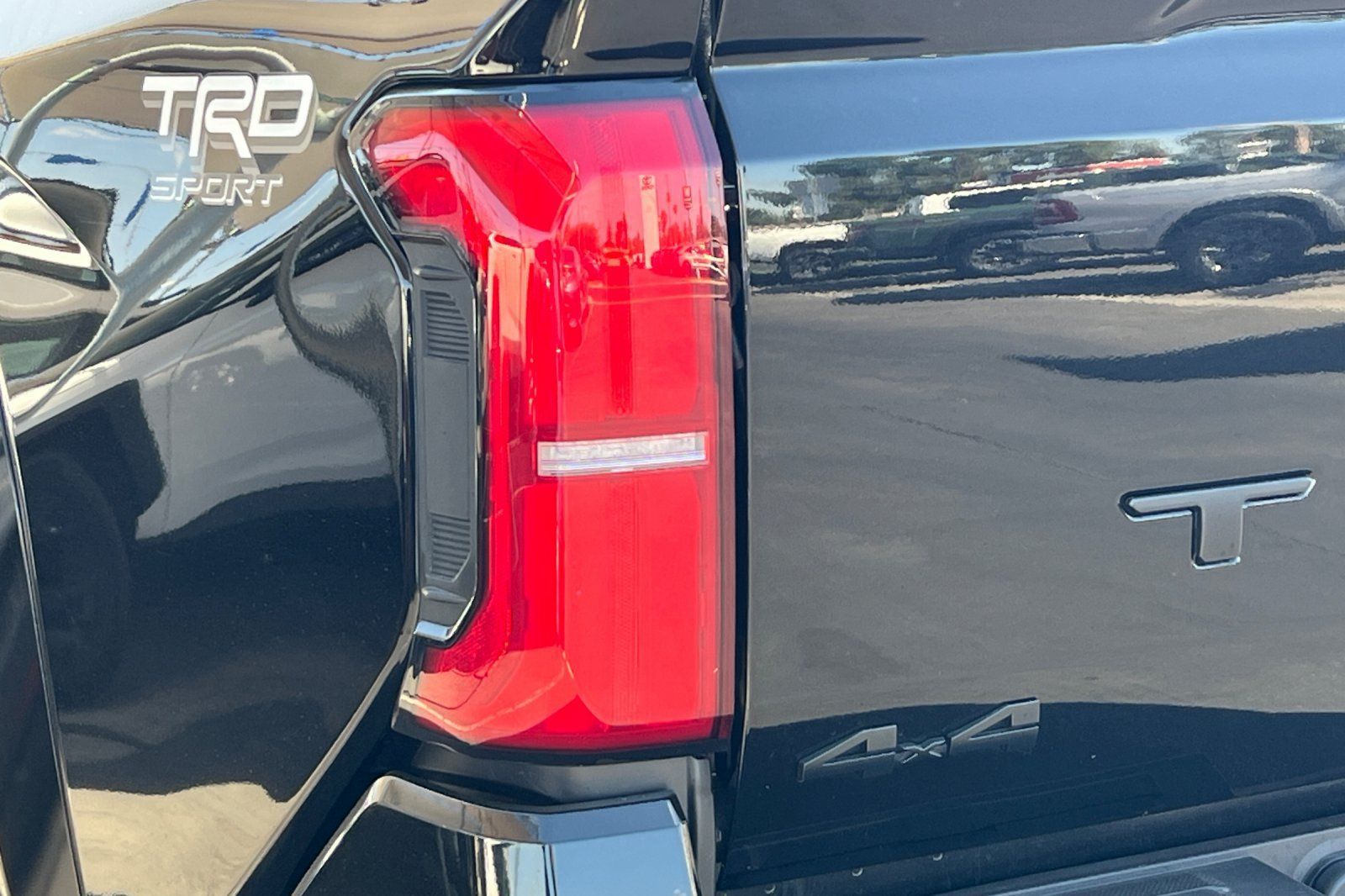 Certified 2025 Toyota Tacoma TRD Sport w/ TRD Sport Upgrade Package AWD/4WD image 26