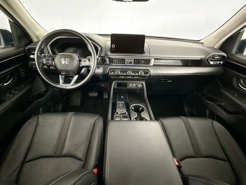 Used 2024 Honda Pilot Touring image 4