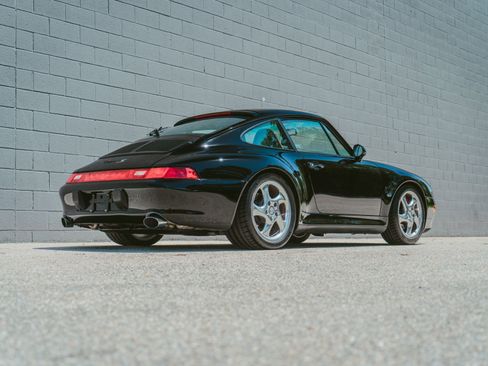 Used 1998 Porsche 911 Carrera S RWD image 34