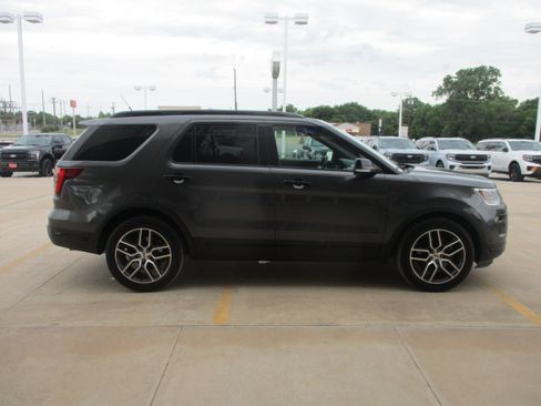 Used 2018 Ford Explorer Sport w/ Equipment Group 401A AWD/4WD image 7