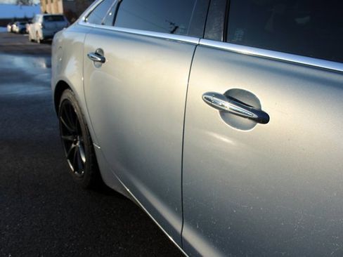 Used 2013 Jaguar XJ AWD image 46