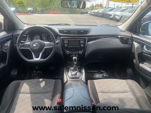 Used 2018 Nissan Rogue Sport SV AWD/4WD image 18