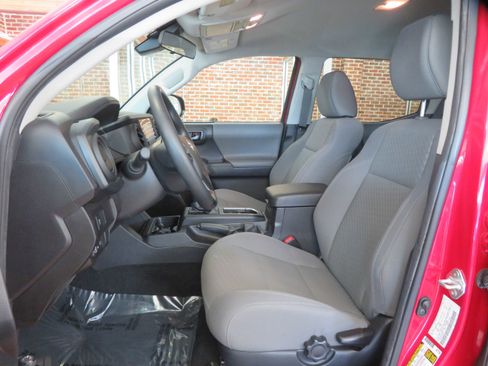 Used 2023 Toyota Tacoma SR5 image 15