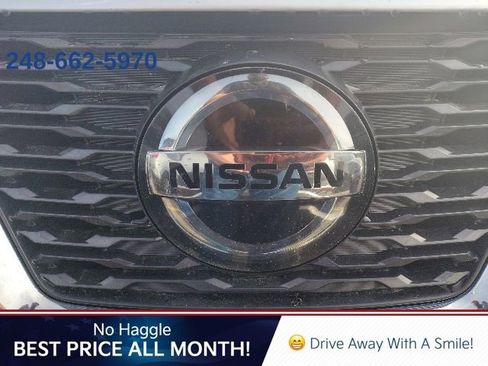 Used 2018 Nissan Rogue SL w/ Premium Package AWD/4WD image 7