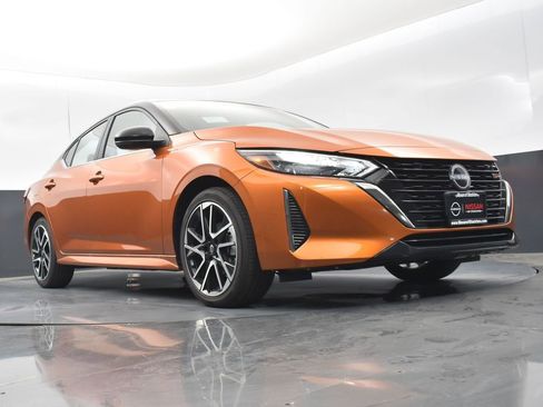 New 2025 Nissan Sentra SR w/ SR Premium Package image 35