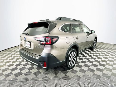 Used 2022 Subaru Outback Premium image 10