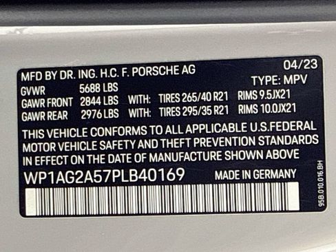 Certified 2023 Porsche Macan S AWD/4WD image 32