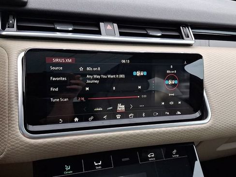 Used 2018 Land Rover Range Rover Velar R-Dynamic SE AWD/4WD image 17