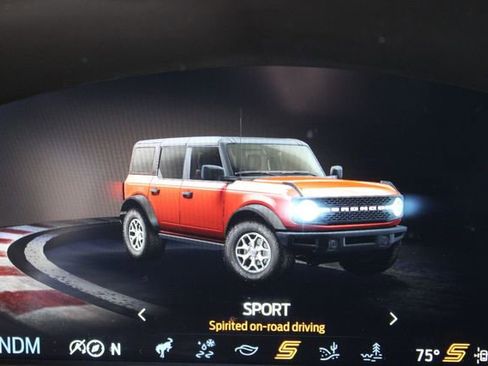 Used 2025 Ford Bronco Big Bend image 25