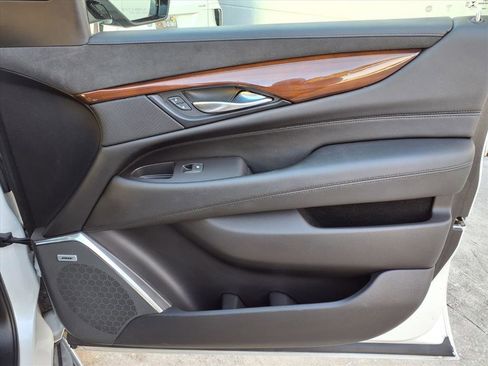 Used 2019 Cadillac Escalade Luxury image 11