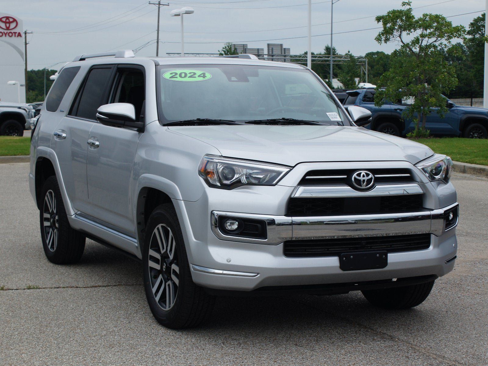 Used 2024 Toyota 4Runner Limited AWD/4WD image 25