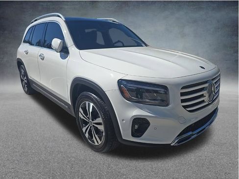 Used 2025 Mercedes-Benz GLB 250 GLB 250 image 3