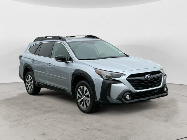 Used 2025 Subaru Outback Premium AWD/4WD image 3