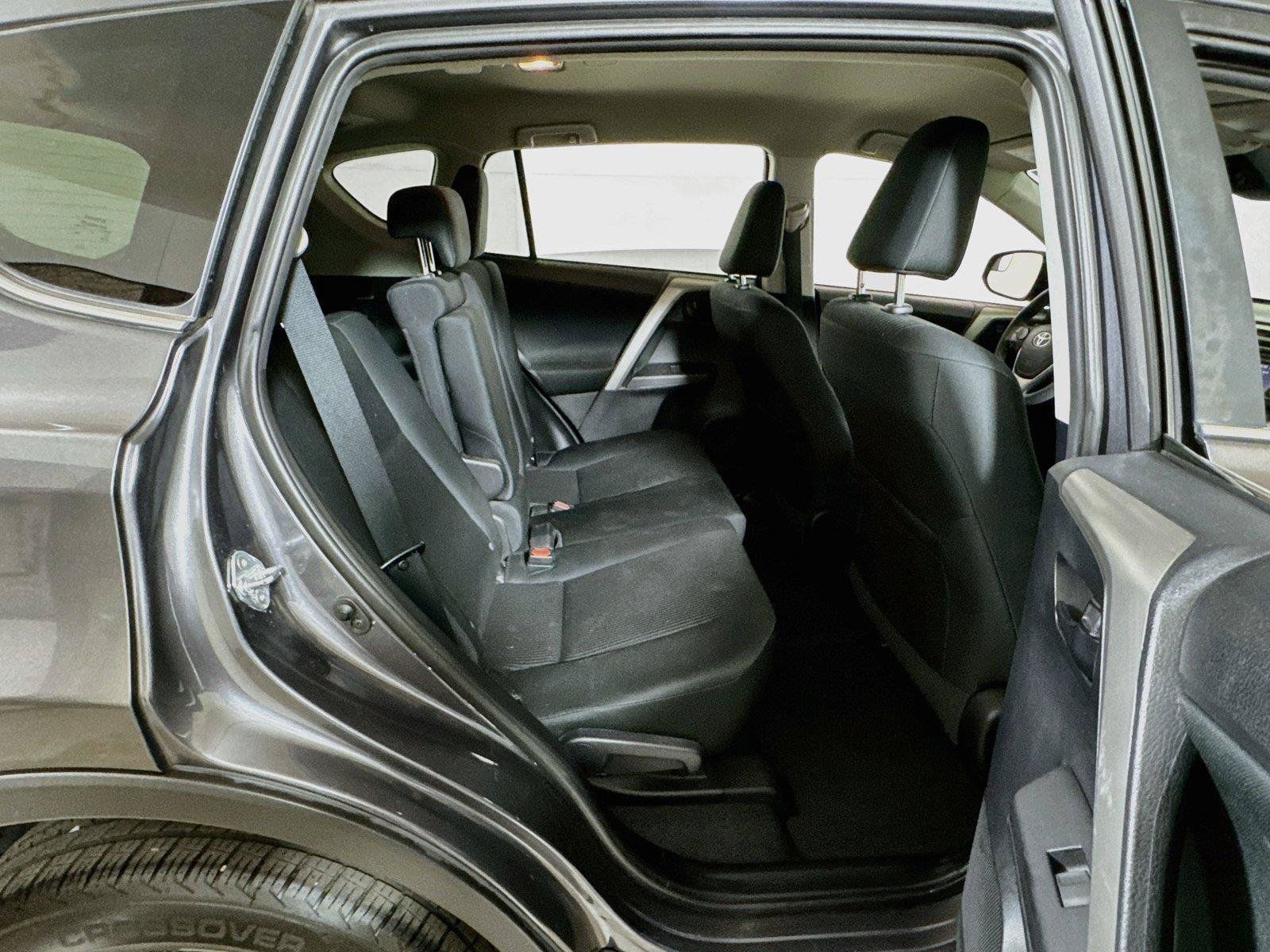 Used 2017 Toyota RAV4 LE w/ Carpet Mat Package AWD/4WD image 23
