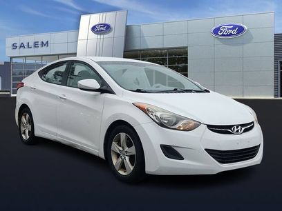 Used 2011 Hyundai Elantra GLS w/ Navigation Pkg 4