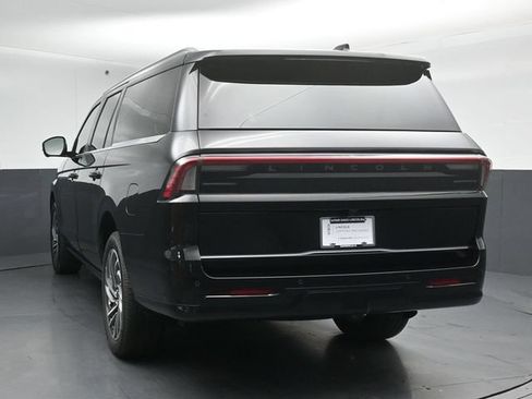 Certified 2025 Lincoln Navigator L Reserve AWD/4WD image 6