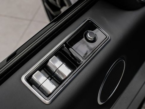 Used 2022 Land Rover Range Rover Sport SVR image 38