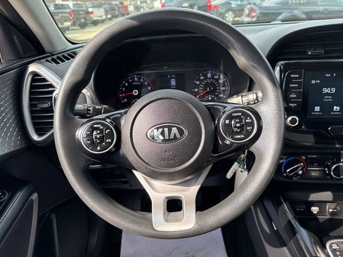 Used 2020 Kia Soul LX image 27