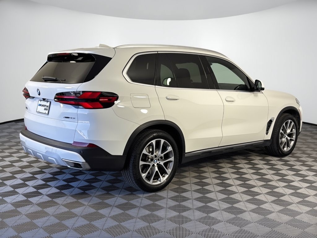 Certified 2024 BMW X5 xDrive40i w/ Parking Assistance Package AWD/4WD image 9