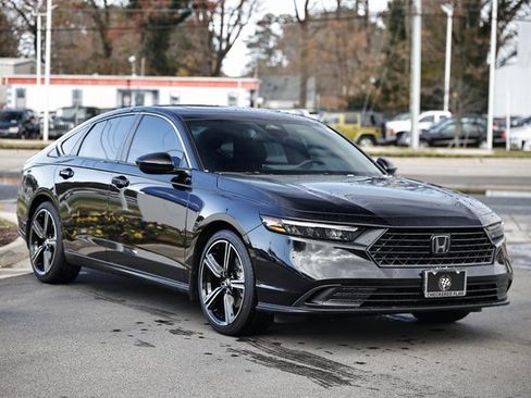 Used 2024 Honda Accord Sport image 14