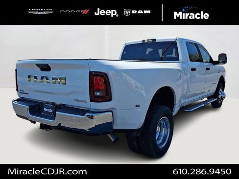 New 2026 RAM 3500 Big Horn AWD/4WD image 3