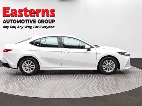 Used 2025 Toyota Camry LE FWD image 4