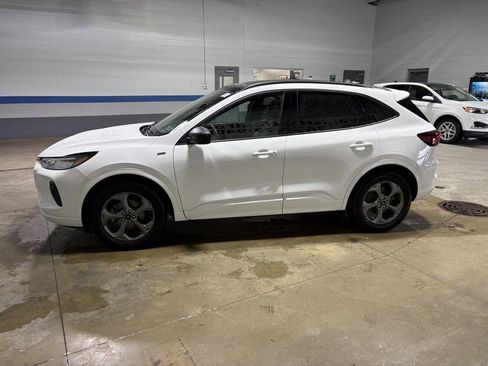 Used 2023 Ford Escape ST-Line w/ Tech Pack #1 image 7