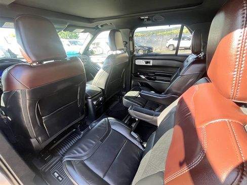 Used 2021 Ford Explorer Platinum AWD/4WD image 64