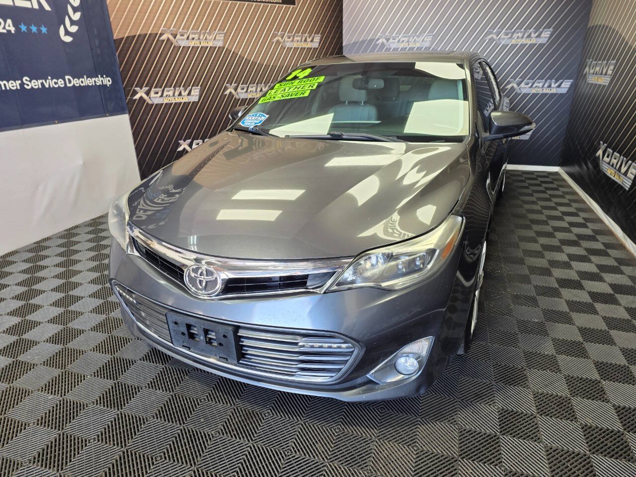 Used 2014 Toyota Avalon XLE Touring FWD image 3