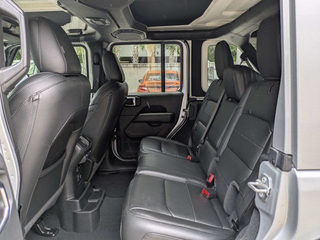 Used 2022 Jeep Wrangler Unlimited Sahara AWD/4WD image 13