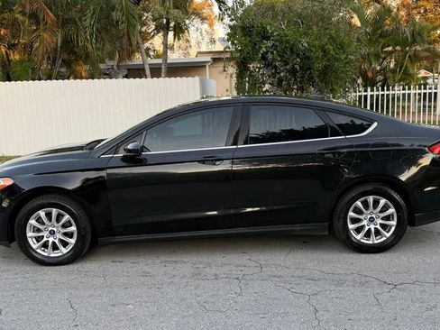 Used 2015 Ford Fusion S image 3