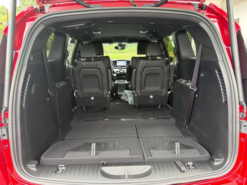 New 2027 Chrysler Pacifica Select AWD/4WD image 12