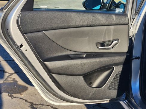 Certified 2022 Hyundai Elantra SEL w/ Convenience Package image 10